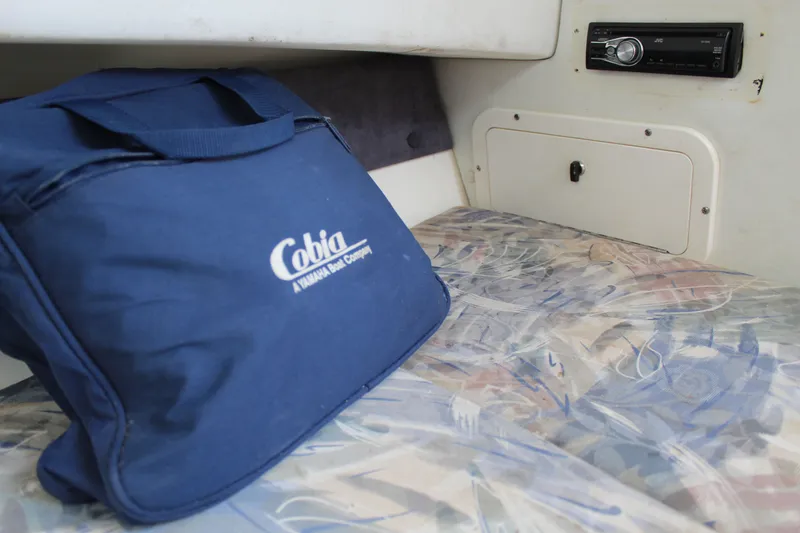 Slide: The Image of Cobia 230 Walkaround 2005 - 20