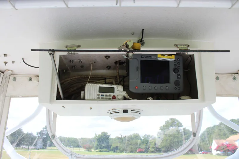 Slide: The Image of Cobia 230 Walkaround 2005 - 22