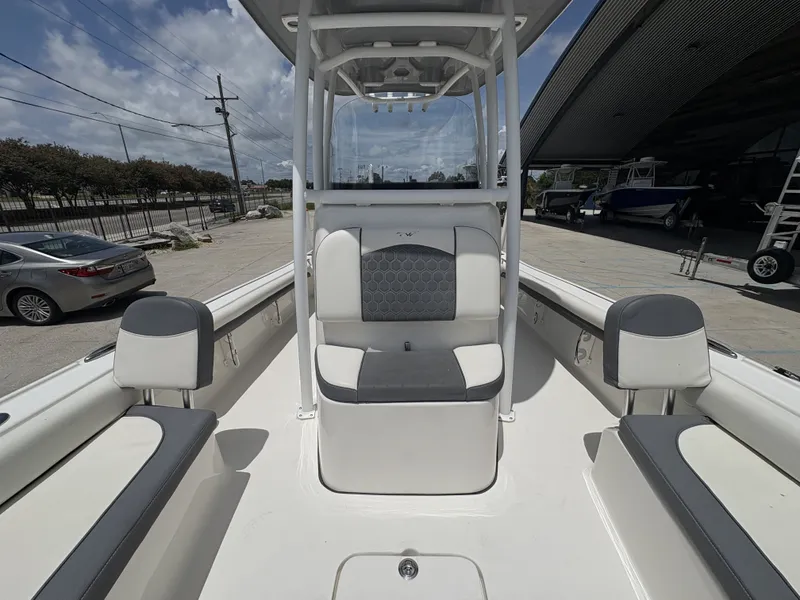 Slide: The Image of Tidewater Custom 25 2017 - 12