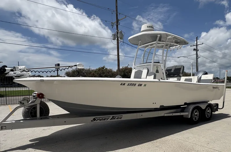 Slide: The Image of Tidewater Custom 25 2017 - 2