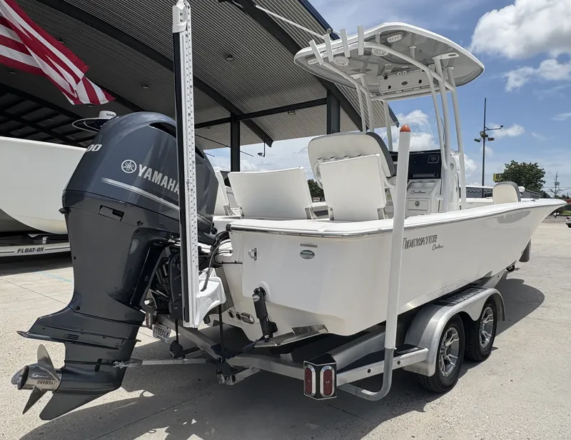 Slide: The Image of Tidewater Custom 25 2017 - 4