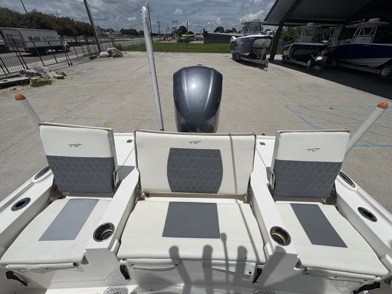 Slide: The Image of Tidewater Custom 25 2017 - 7