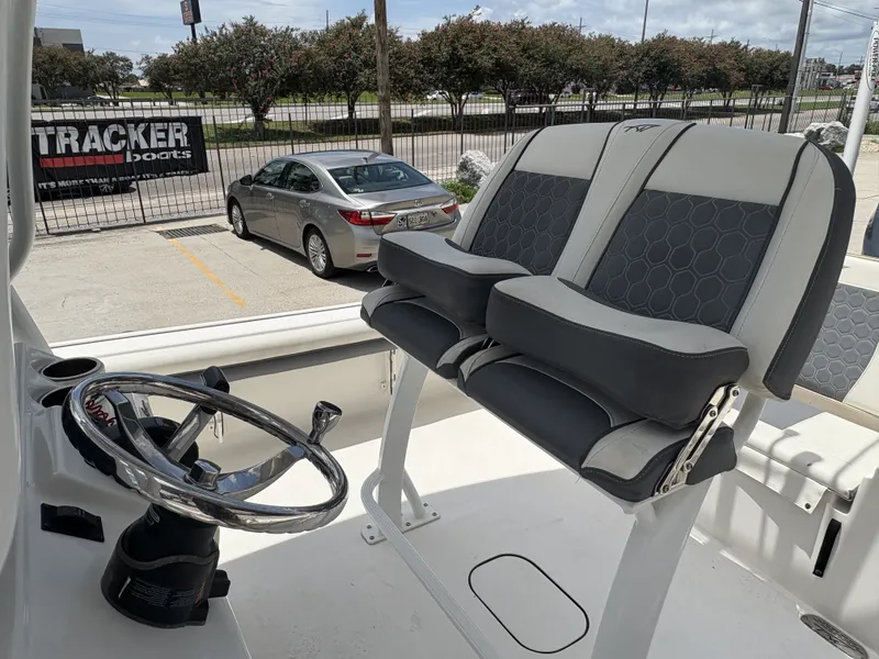 Slide: The Image of Tidewater Custom 25 2017 - 9