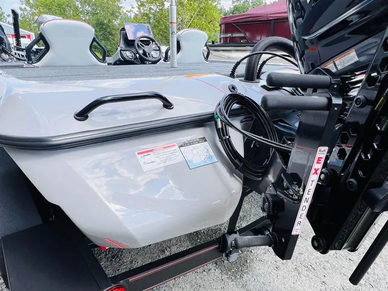 Slide: The Image of Skeeter ZXR20 2025 - 16