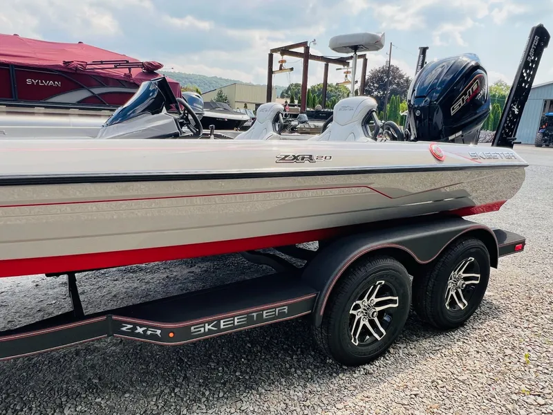 Slide: The Image of Skeeter ZXR20 2025 - 21