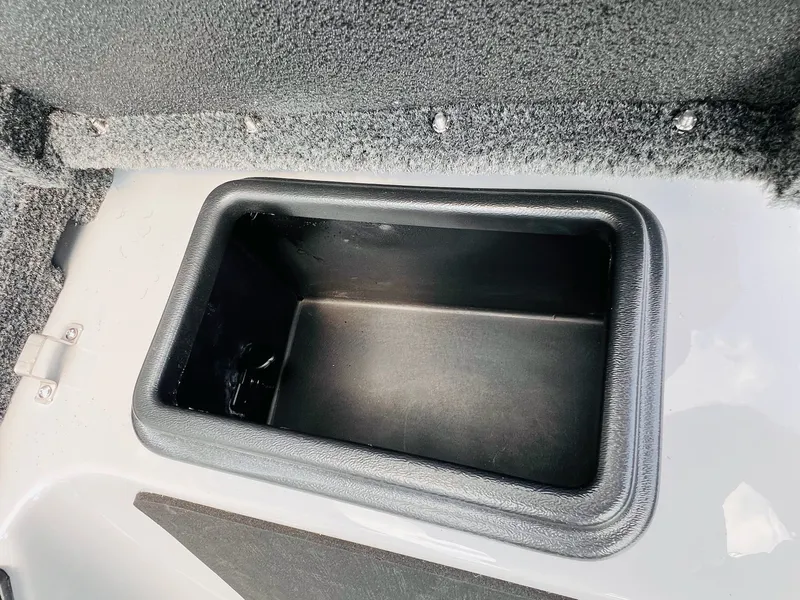 Slide: The Image of Skeeter ZXR20 2025 - 22