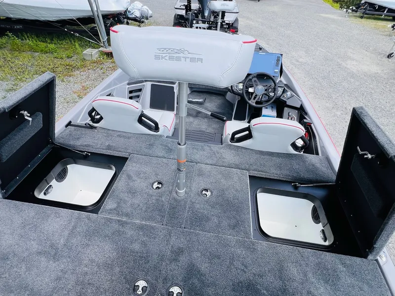 Slide: The Image of Skeeter ZXR20 2025 - 27