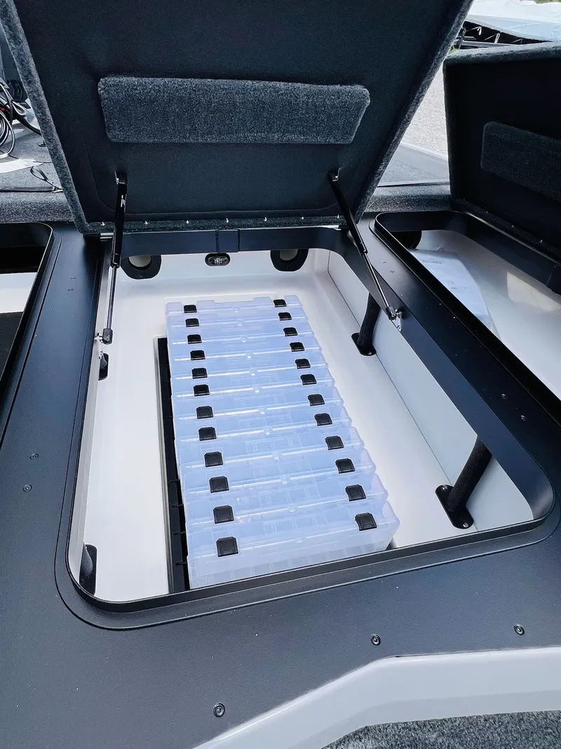 Slide: The Image of Skeeter ZXR20 2025 - 29