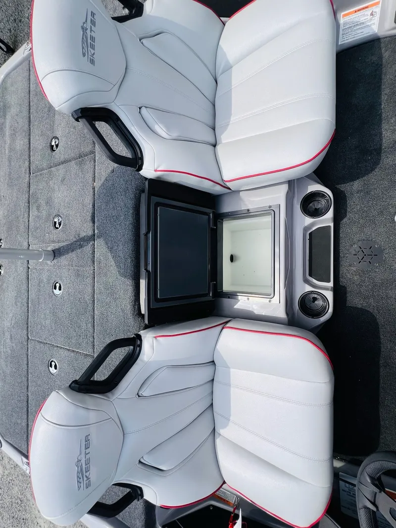 Slide: The Image of Skeeter ZXR20 2025 - 33