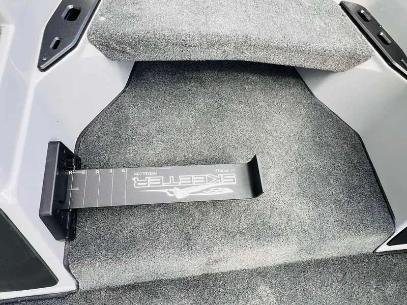 Slide: The Image of Skeeter ZXR20 2025 - 43