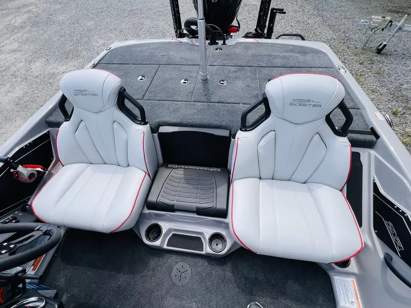 Slide: The Image of Skeeter ZXR20 2025 - 46