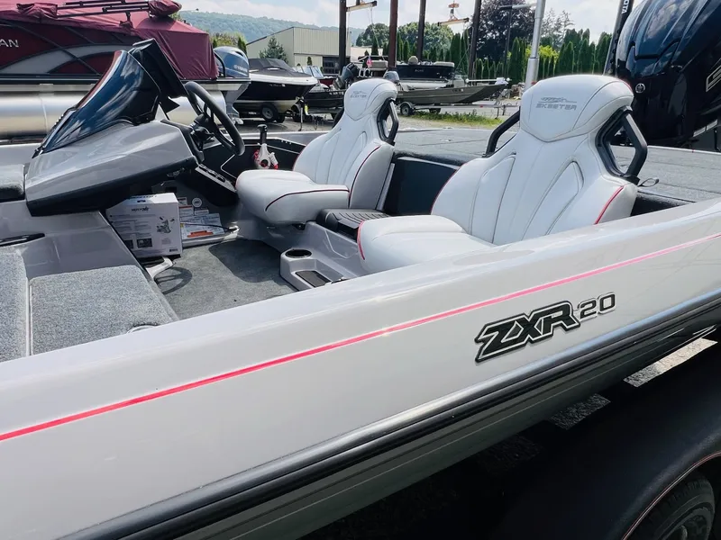 Slide: The Image of Skeeter ZXR20 2025 - 47