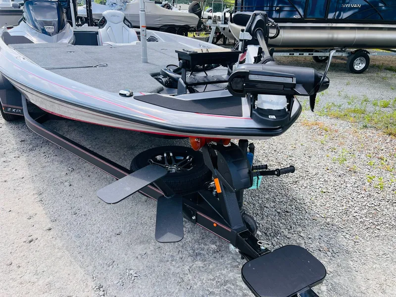 Slide: The Image of Skeeter ZXR20 2025 - 8