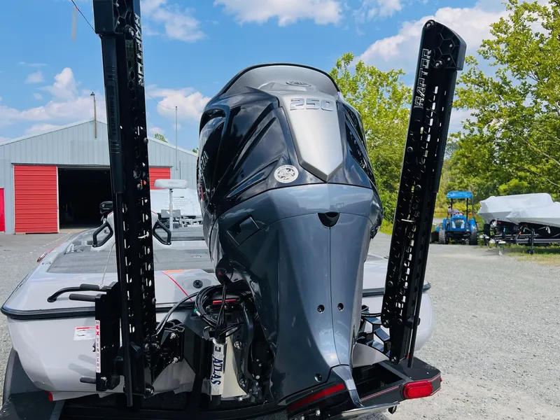 Slide: The Image of Skeeter ZXR21 2025 - 21