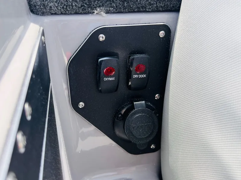 Slide: The Image of Skeeter ZXR21 2025 - 24