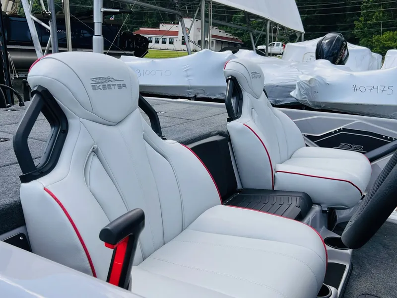 Slide: The Image of Skeeter ZXR21 2025 - 27