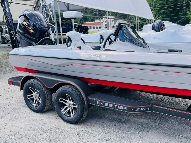 Slide: The Image of Skeeter ZXR21 2025 - 32