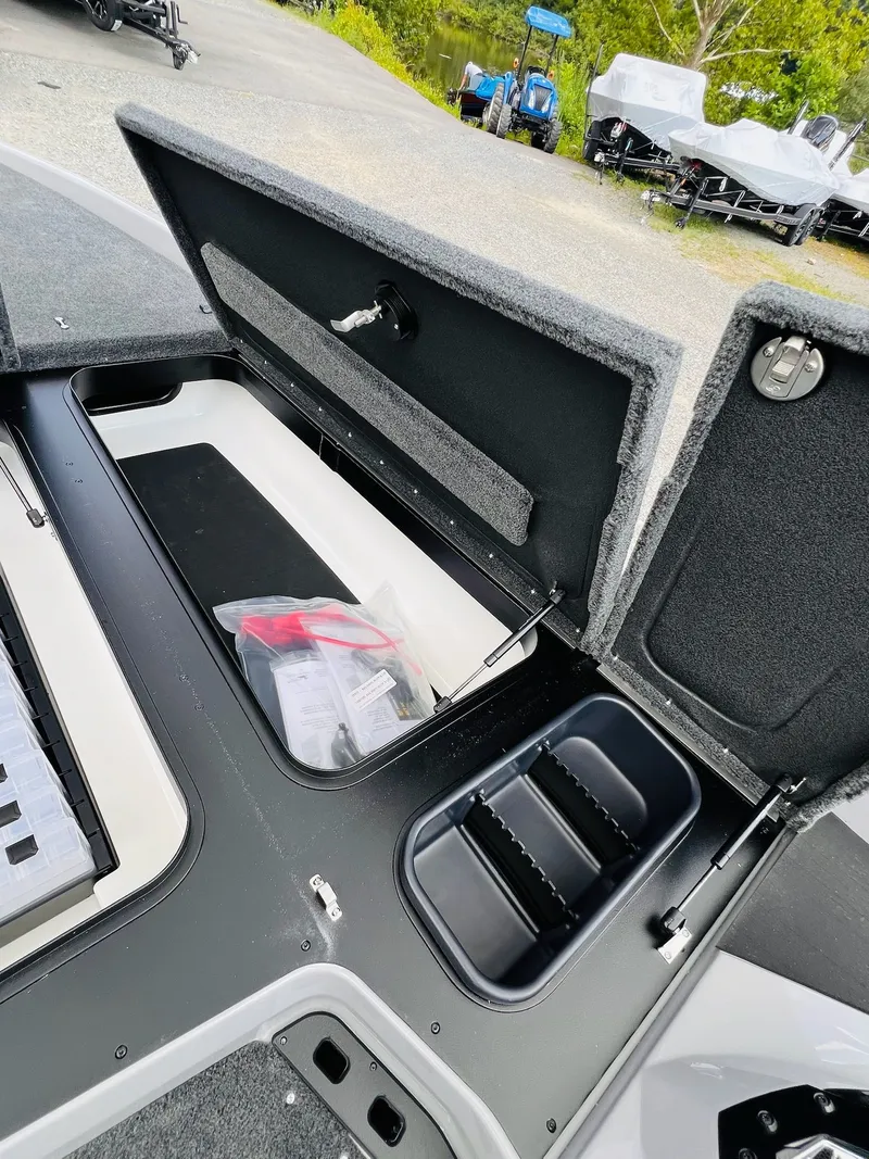 Slide: The Image of Skeeter ZXR21 2025 - 36