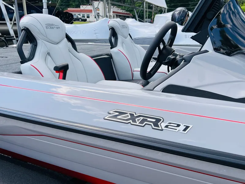 Slide: The Image of Skeeter ZXR21 2025 - 37