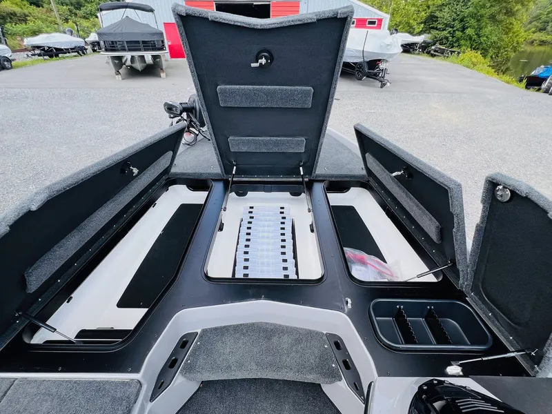 Slide: The Image of Skeeter ZXR21 2025 - 9