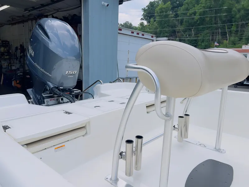 Slide: The Image of NauticStar 2140 Sport SB 2017 - 12