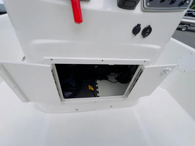 Slide: The Image of NauticStar 2140 Sport SB 2017 - 14