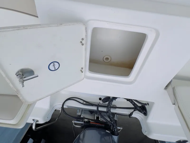 Slide: The Image of NauticStar 2140 Sport SB 2017 - 17