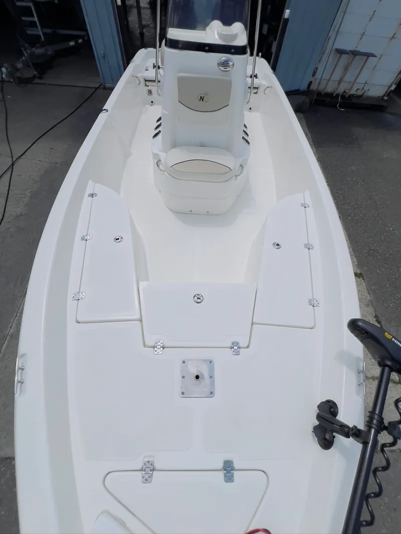 Slide: The Image of NauticStar 2140 Sport SB 2017 - 34