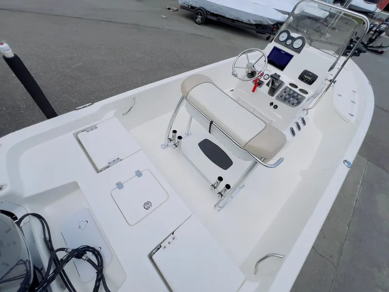 Slide: The Image of NauticStar 2140 Sport SB 2017 - 4