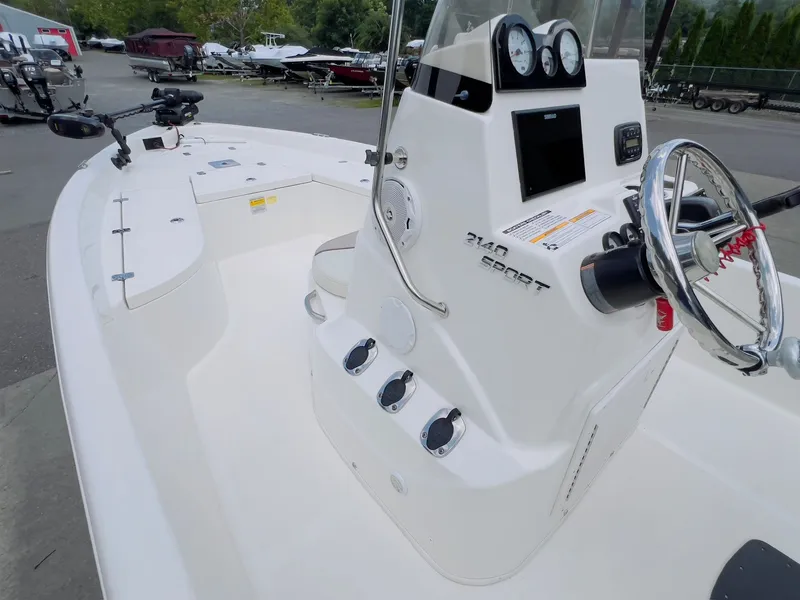 Slide: The Image of NauticStar 2140 Sport SB 2017 - 47