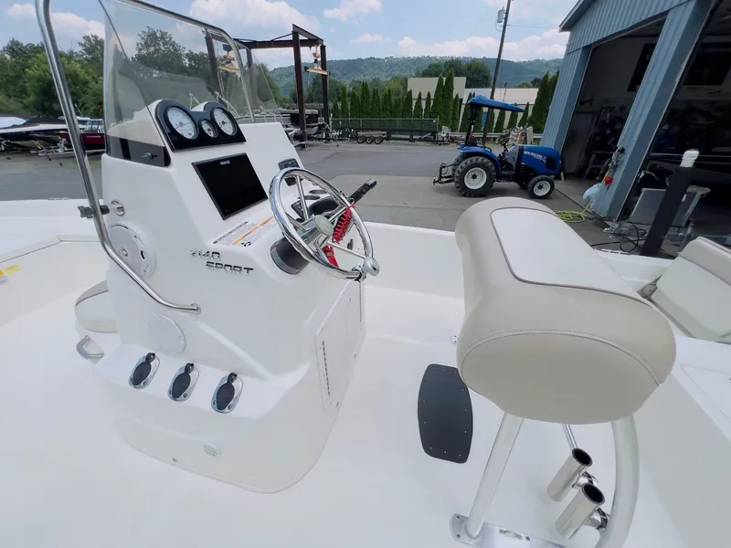 Slide: The Image of NauticStar 2140 Sport SB 2017 - 6