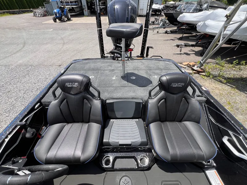 Slide: The Image of Skeeter FXR20 Limited 2025 - 16