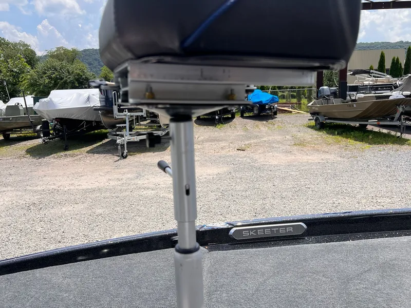 Slide: The Image of Skeeter FXR20 Limited 2025 - 31