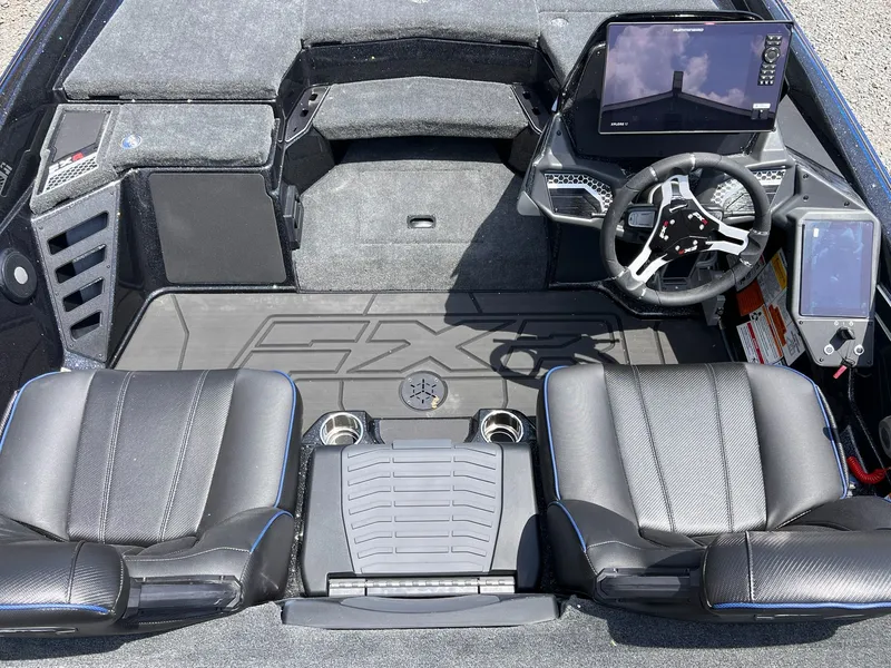 Slide: The Image of Skeeter FXR20 Limited 2025 - 40