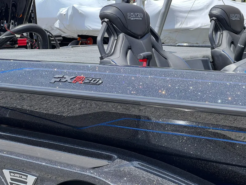 Slide: The Image of Skeeter FXR20 Limited 2025 - 47