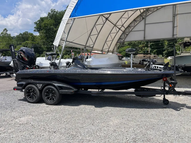 Slide: The Image of Skeeter FXR20 Limited 2025 - 5