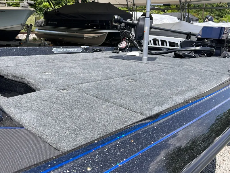 Slide: The Image of Skeeter FXR20 Limited 2025 - 7