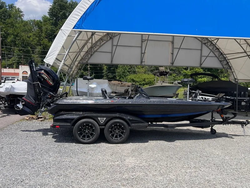 Slide: The Image of Skeeter FXR20 Limited 2025 - 8