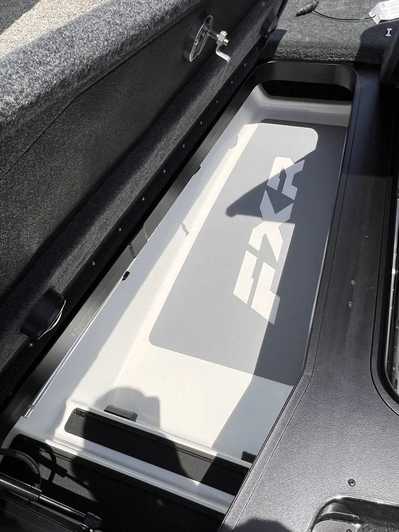 Slide: The Image of Skeeter FXR20 Limited 2025 - 9