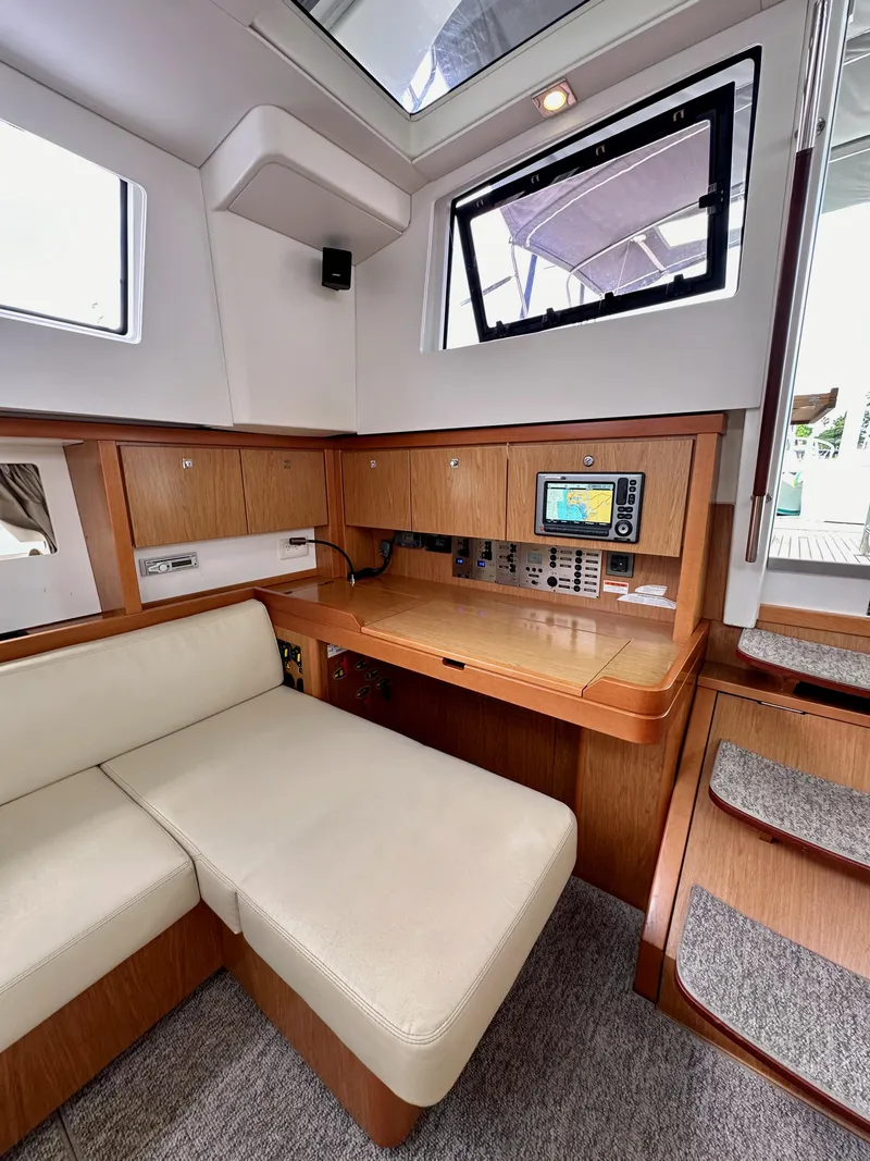 Slide: The Image of Beneteau Sense 43 2012 - 60