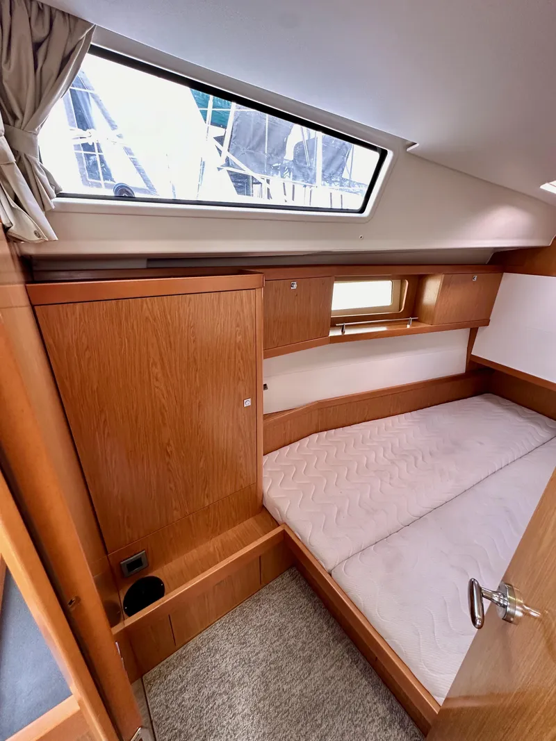 Slide: The Image of Beneteau Sense 43 2012 - 68