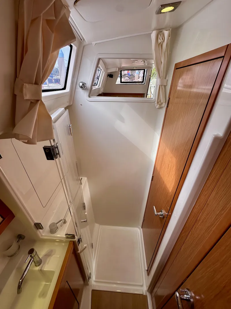Slide: The Image of Beneteau Sense 43 2012 - 74