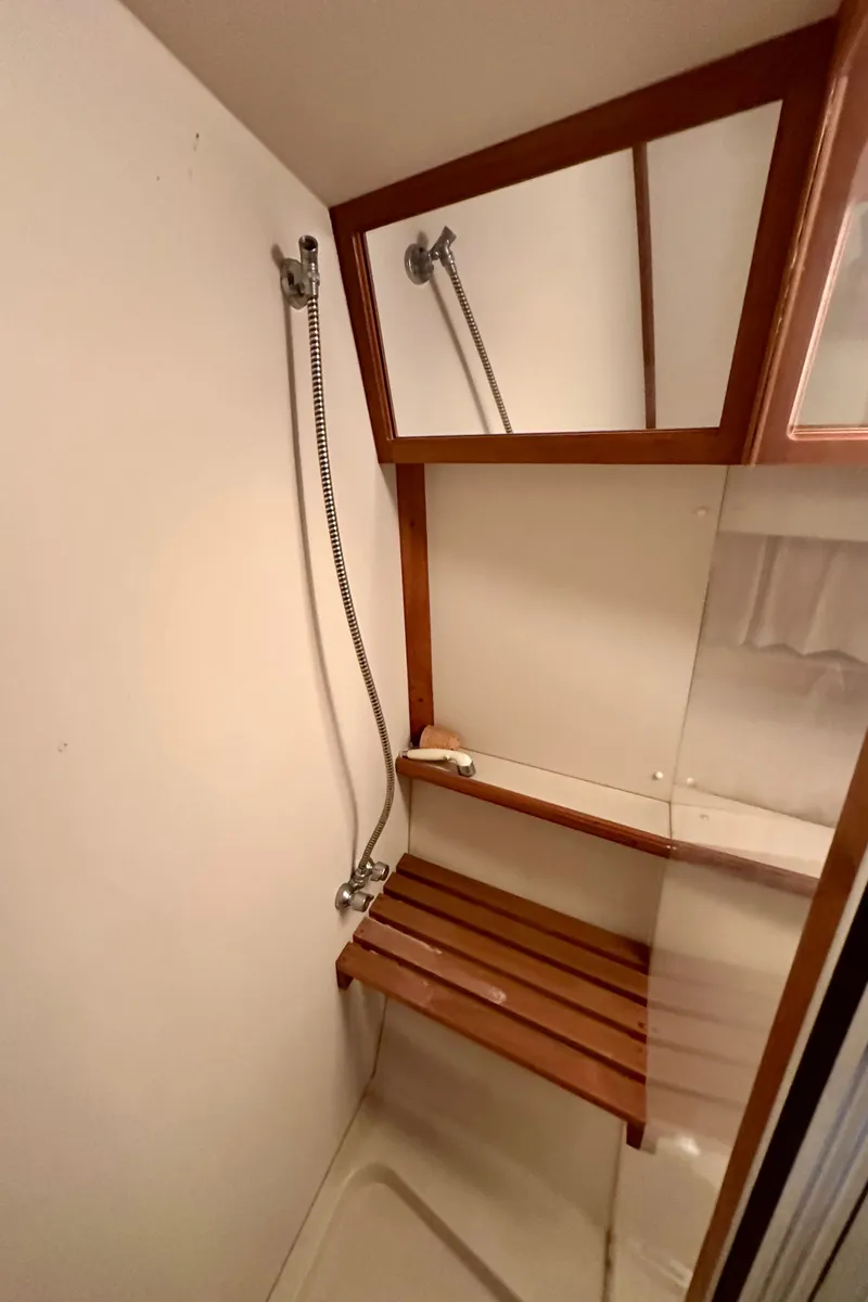 Slide: The Image of Guest Shower - 39