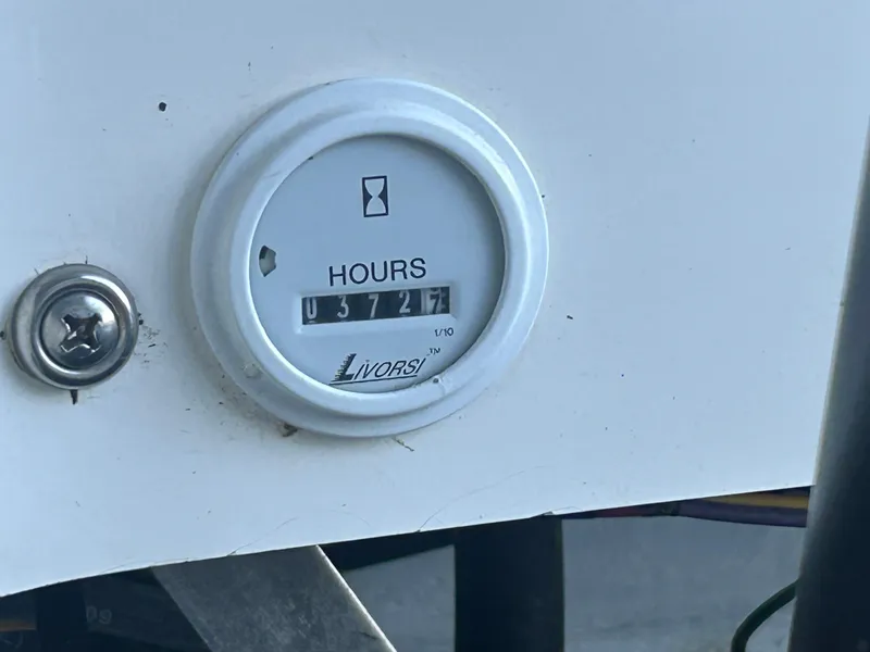 Slide: The Image of Hour meter reading 372.7 on 2005 Fountain 42 Executioner boat. - 20