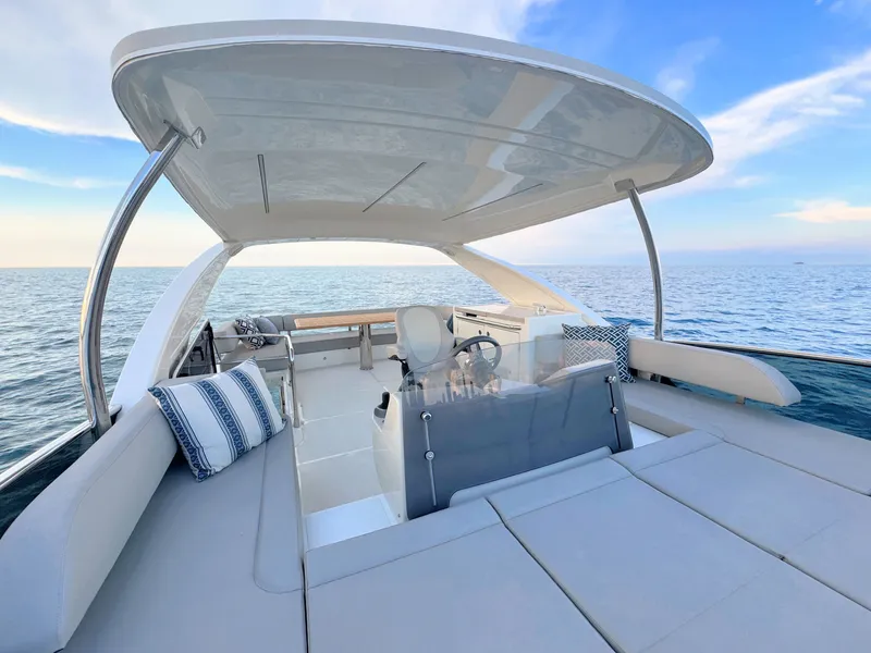 Slide: The Image of Absolute 48 Navetta 2021 - 1