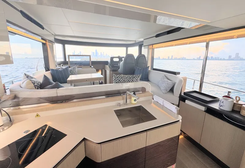 Slide: The Image of Absolute 48 Navetta 2021 - 18