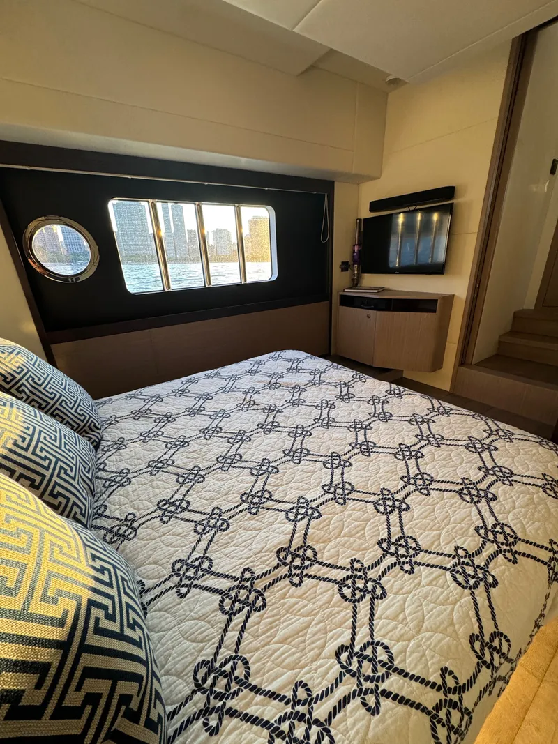 Slide: The Image of Absolute 48 Navetta 2021 - 31