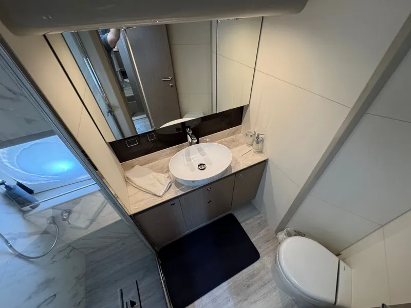 Slide: The Image of Absolute 48 Navetta 2021 - 41