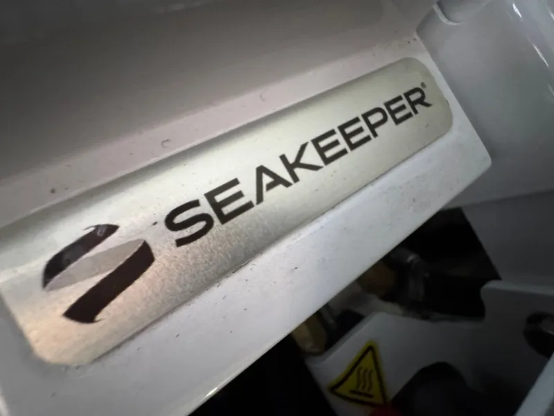 Slide: The Image of Absolute 48 Navetta 2021 - 44