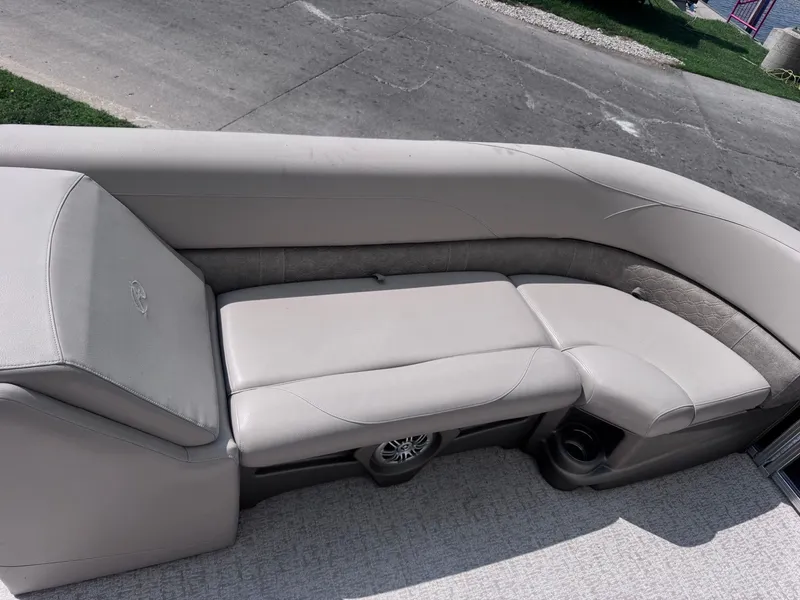 Slide: The Image of Avalon LSZ 2285 CR 2020 - 6